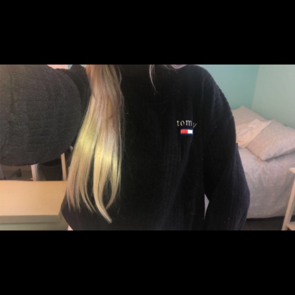 TOMMY HILFIGER TURTLE NECK - Picture 1 of 3
